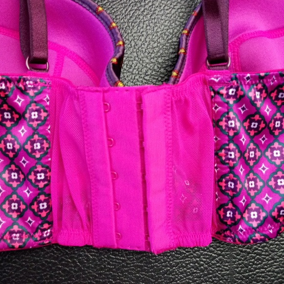 Victoria's Secret Very Sexy Lined Demi Bra - Picture 5 of 6